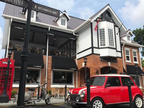 Menikmati Suasana Vintage Ala Eropa di Cafe Brick, Jogjakarta